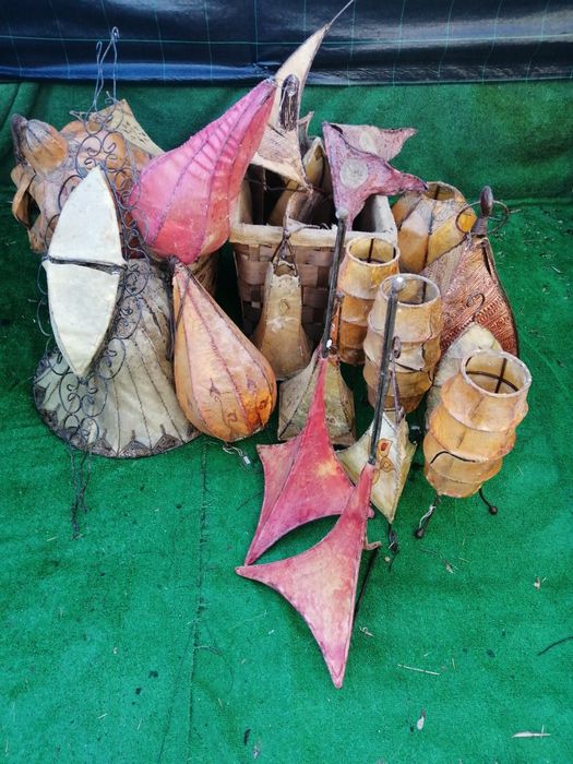 Peças decorativas de ferro e couro