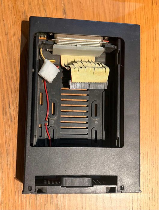 Gaveta Extraível 5.25" para Disco IDE 3.5" - Mobile Rack