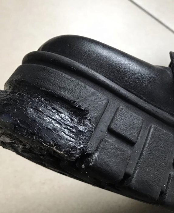 Готичні білі рубашки по 400, 1 на фото шовкова , довге взуття і кофти