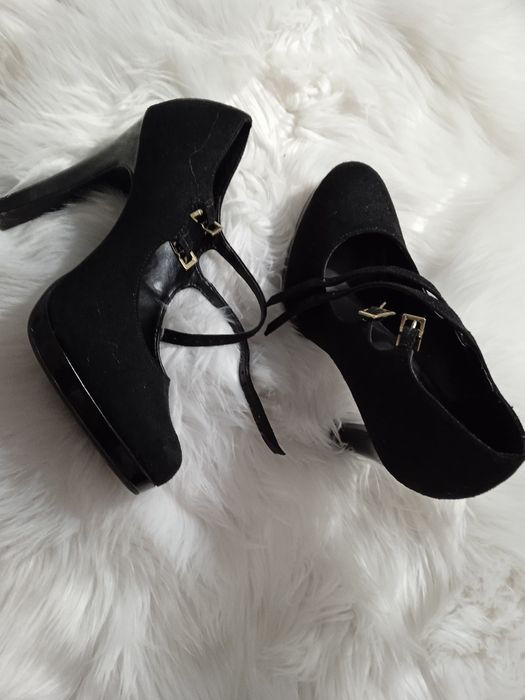 Buty na obcasie jak nowe