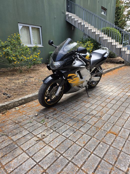 Vendo ou troco cbr 600 F4
