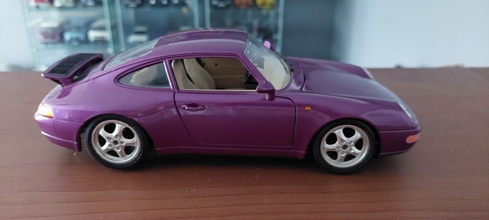 Model 1:18 Porsche 911 Carrera Bburago