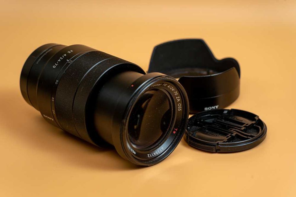 Об'єктив Sony FE 24-70 mm f/4 ZA OSS Vario-Tessar T*Carl Zeiss