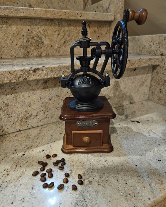 Młynek do kawy nowy