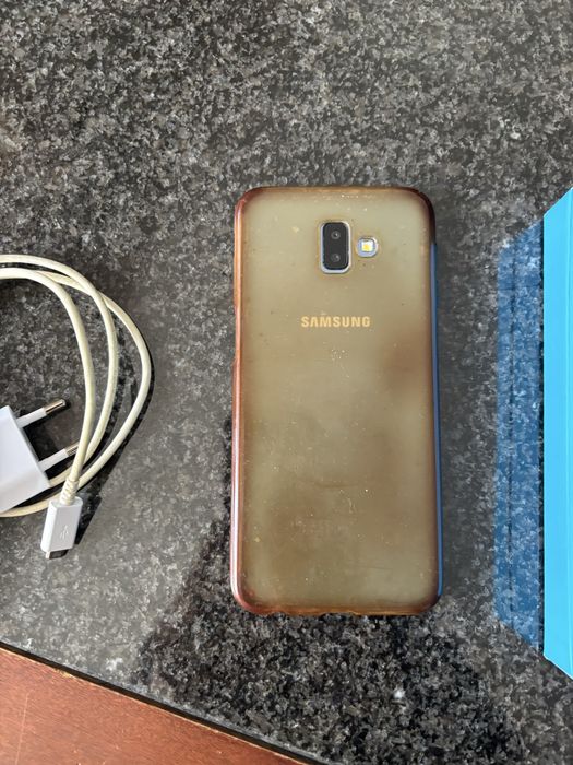 Samsung galaxy  j 6 com carregador