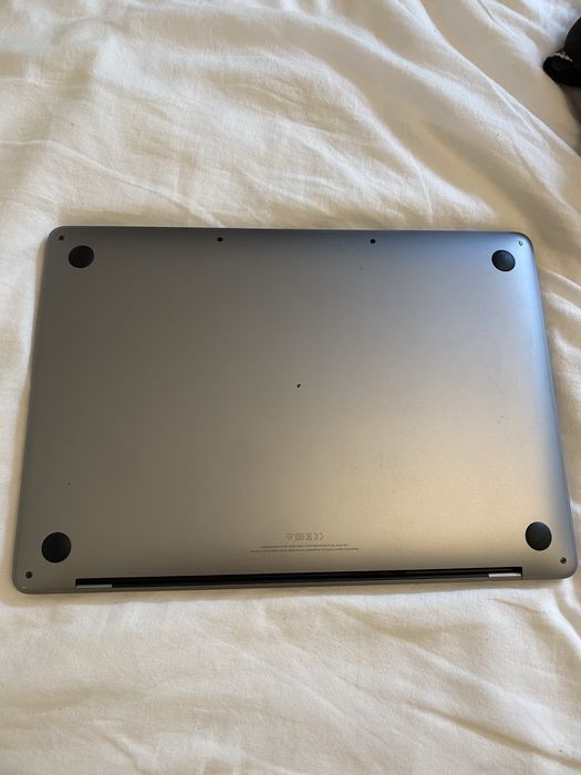 Macbook M1 512gb com problema no software