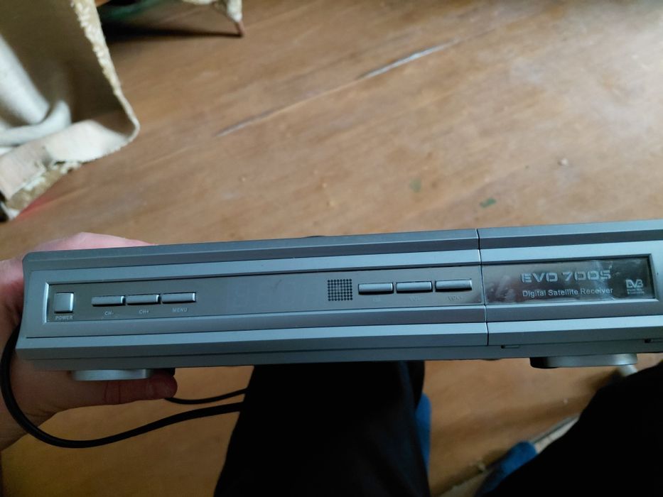 Цифровий супутниковий приймач (ресивер) Evolution EVO 700s