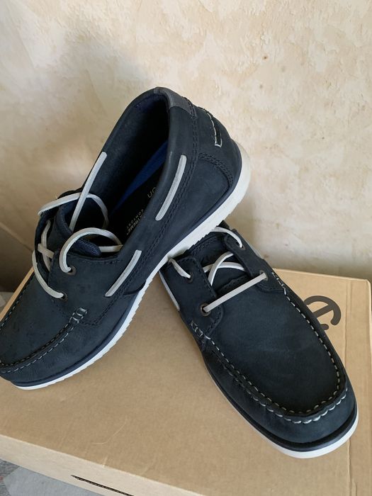 Clarks нові туфлі