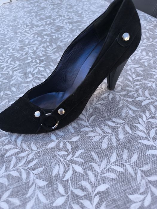 Sapatos camurça salto alto