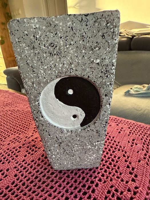 2 Wazoniki do kwiatów