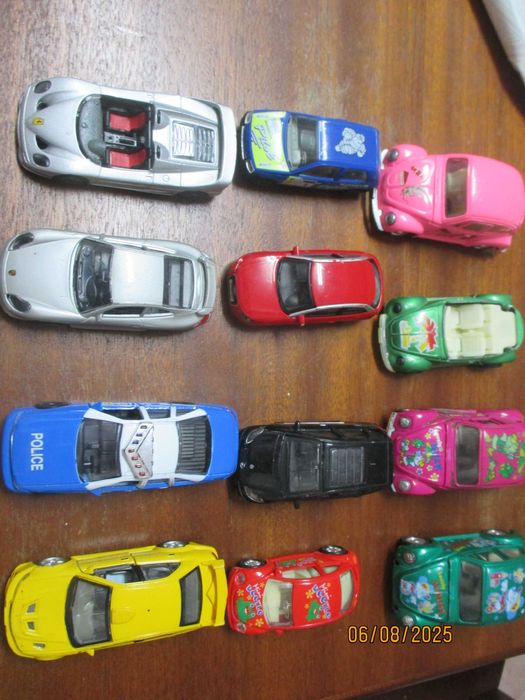 12 carros miniaturas