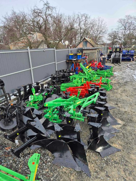 Лійка-розкидач-розсіювач мінеральних добрив для трактора