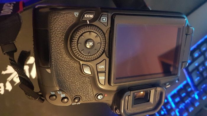 Canon 60D + GRIP + Objectiva