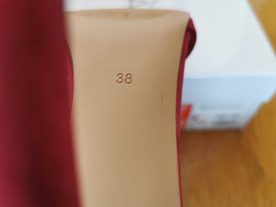 Sandały na szpilce 38
