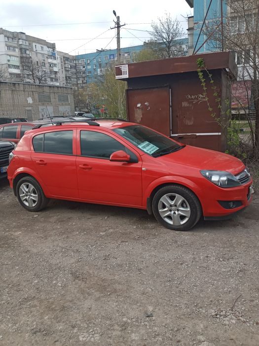 Продам Опель астра Н 2010г 1,6 бензин