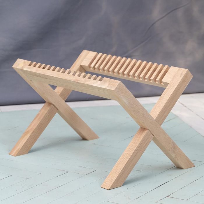 Drewniany stojak na płyty winylowe debowy