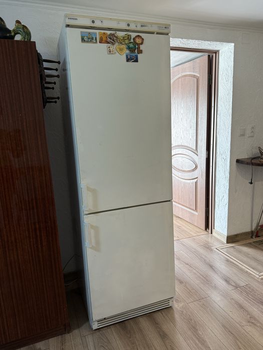 Холодильник Siemens