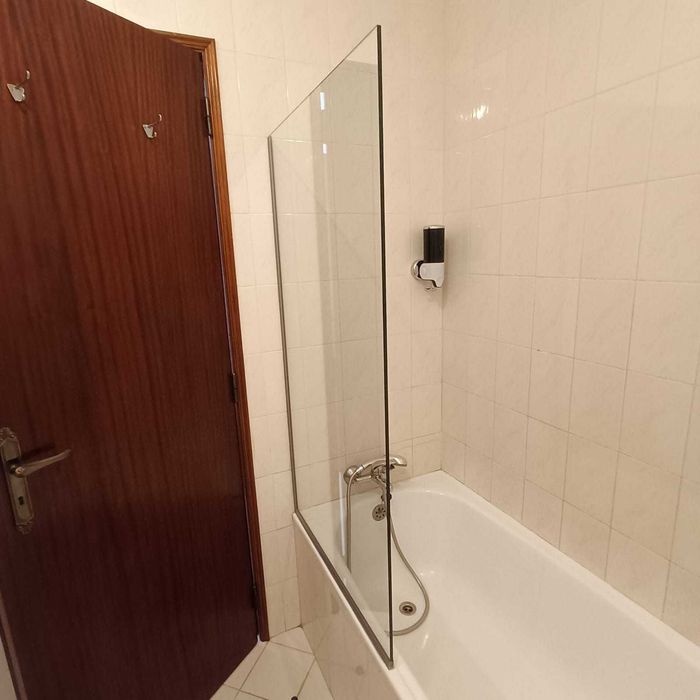 Vidro laminado 4mm+4mm (130x70)- Proteção banheira - Quase novo