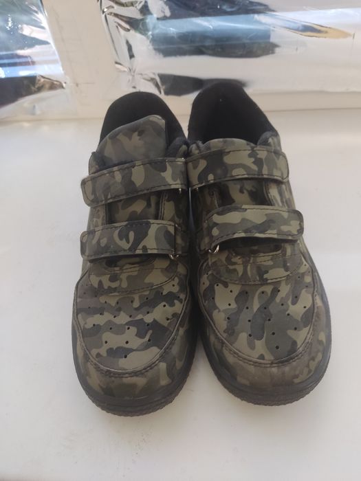 Кроссовки на мальчика