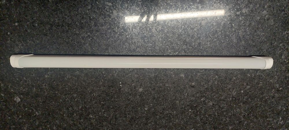 Armadura com lâmpada led