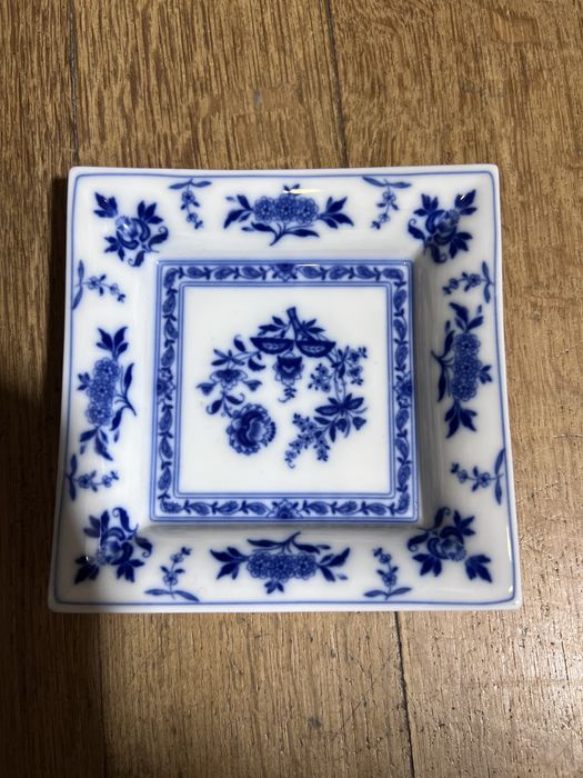 Pequeno Prato/Cinzeiro Quadrado Vista Alegre - Padrão Meissen