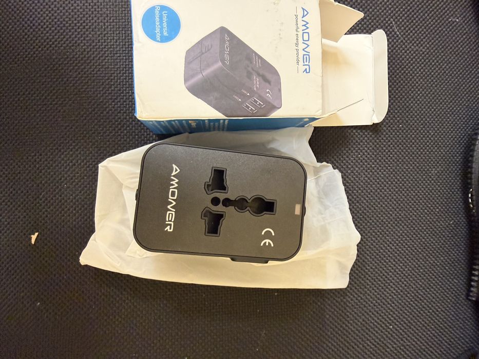 Універсальний туристичний адаптер живлення AMONER HHT202 з 2 USB, дорожній перехідник