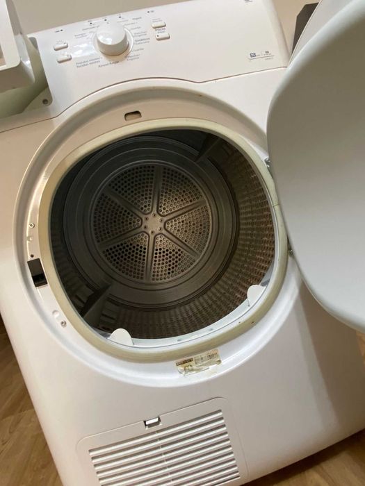 Máquina de Secar Roupa Whirlpool AZB 8770