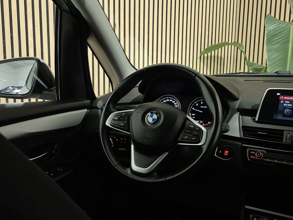 BMW 216 Gran Tourer — fotografia 4