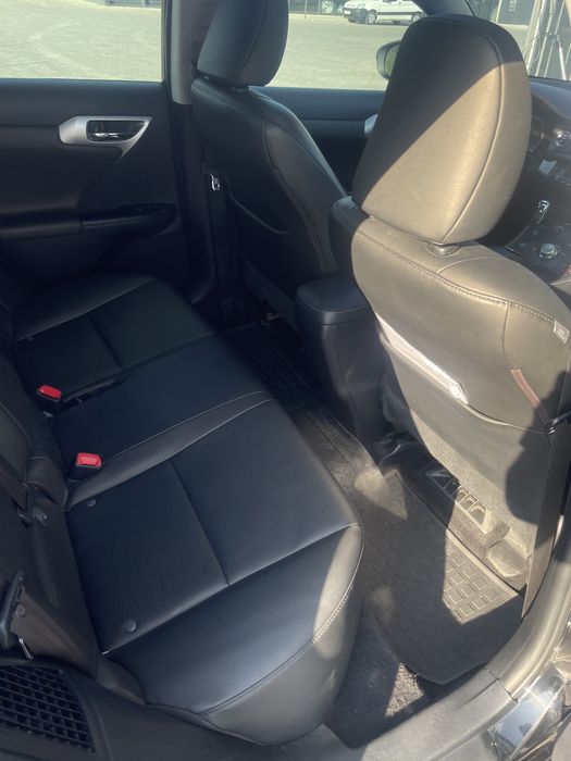 Lexus ct 200h 2013р