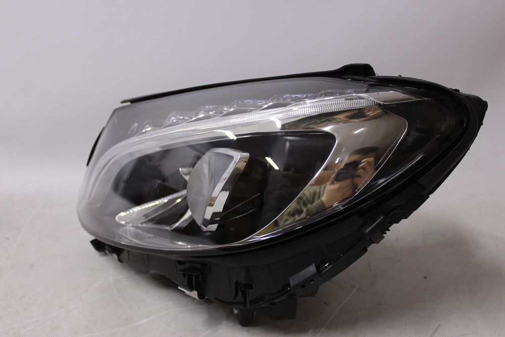 Lampa lewa reflektor przedni przód MERCEDES W205 r14-18. LED DEPO IGŁA