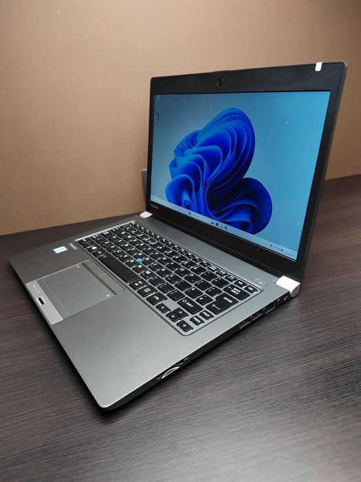 ULTRASMUKŁY LAPTOP | Toshiba | 13,3" FHD | i5-6GEN | 16GB RAM | 256SSD
