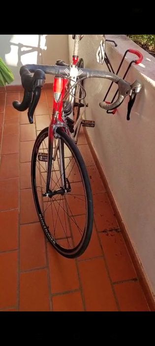 Linda bicicleta trek vermelha e branca único dono e ótimo estado