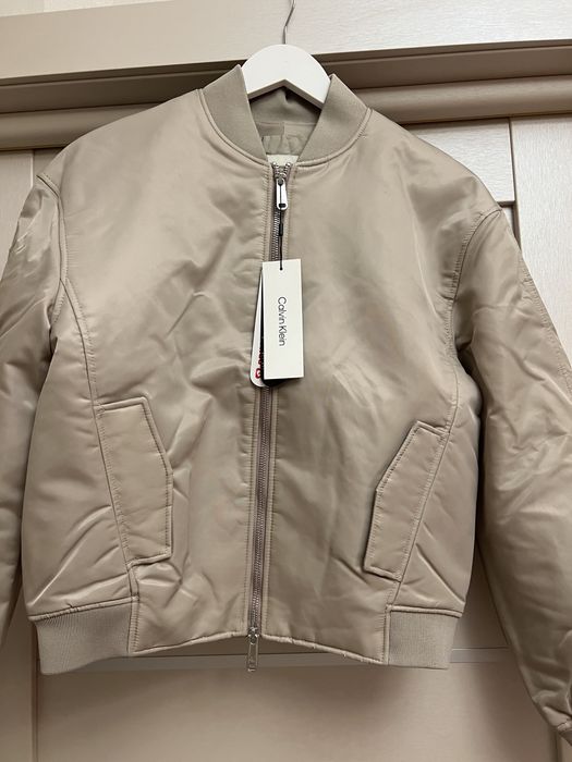 Стильний бомбер Calvin Klein,  розмір XS-S