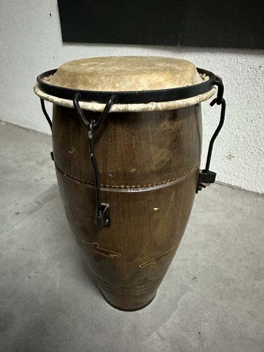 Tambor cubano antigo