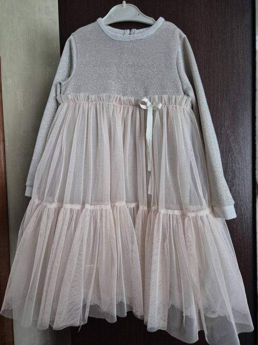Продам сукні для дівчинки 116