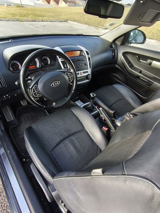 Kia Ceed 1.6 CRDI gasóleo
