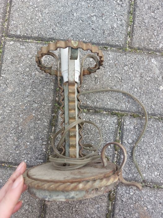 Antiguidades - várias (cinzeiro, candeeiro, facas-cerra e colher)