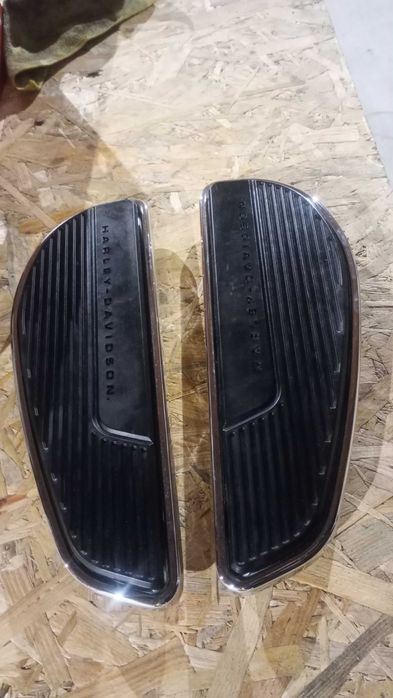 Kpl 2x Podesty podest Harley Davidson Softail Fat Boy FLFB FLFBS M8