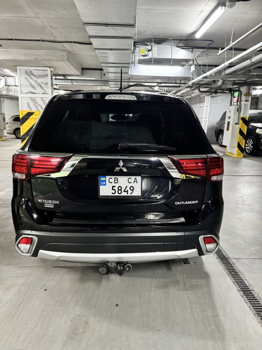 Mitsubishi Outlander 3