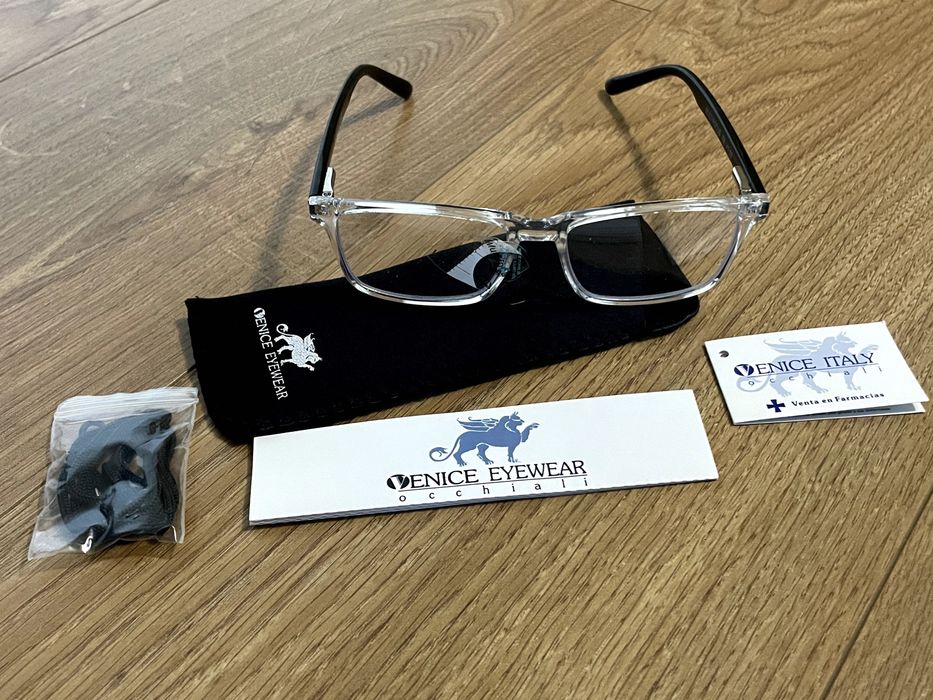 Nowe okulary do czytania Venice Eyewear Multifocus TR +1.00 z etui i sznurkiem (3153)
