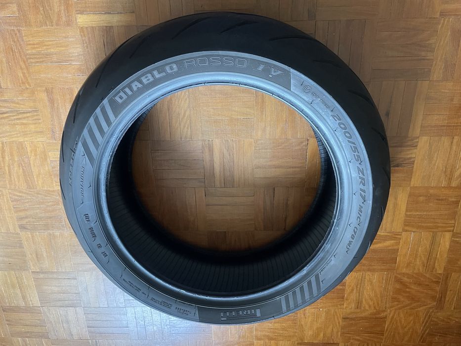 Pneu Pirelli Diablo Rosso IV
