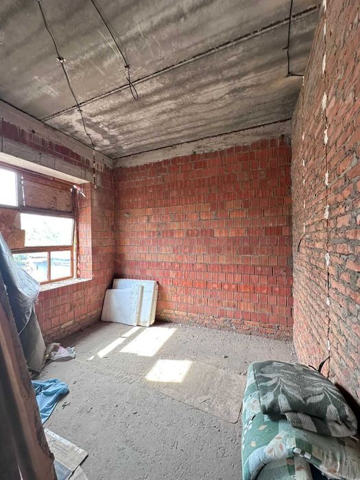 Дом из красного кирпича в Совиньоне — кто ценит качество и комфорт!