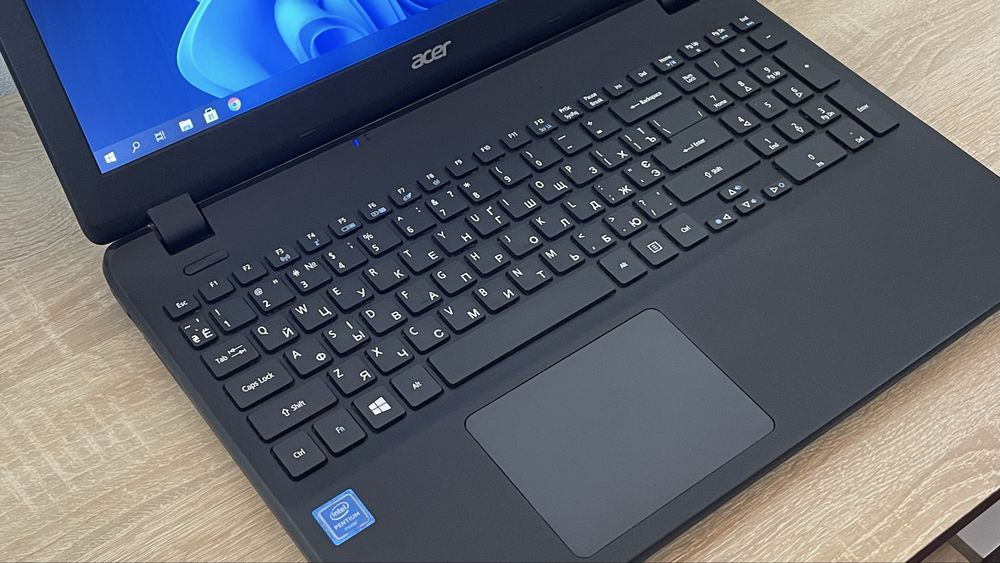 Ноутбук Acer Extensa 2519 / 4 ядра / 3 год. акб / Гарний стан / Готовий до роботи