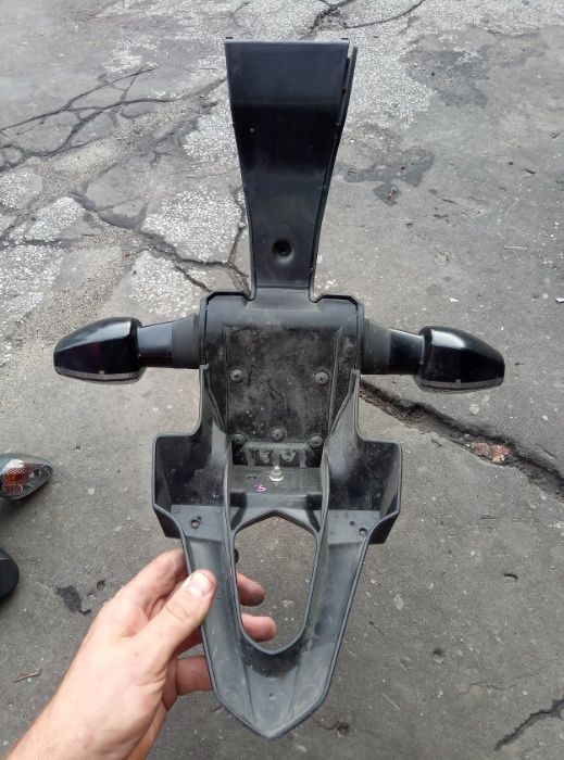 ogon tylny blotnik chlapacz honda sc 60 cb1000 cb600 f pc41 kierunek