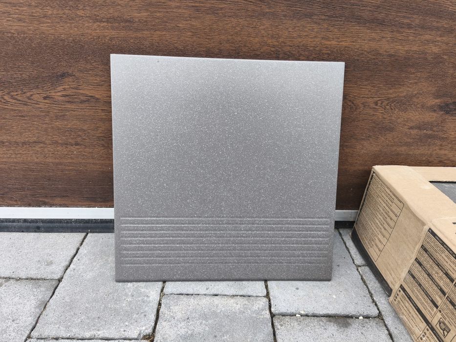 Płytki gres impregnowany kwazar grafit stopnica 30x30