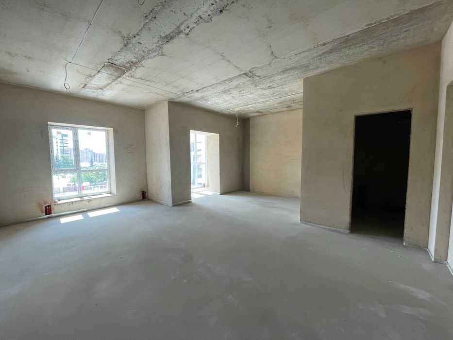 Комерція в ЖК "GRAND Липини". Зданий будинок.