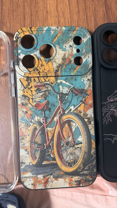 Продам 4 стильні чохли для iPhone 17 Pro Max.
