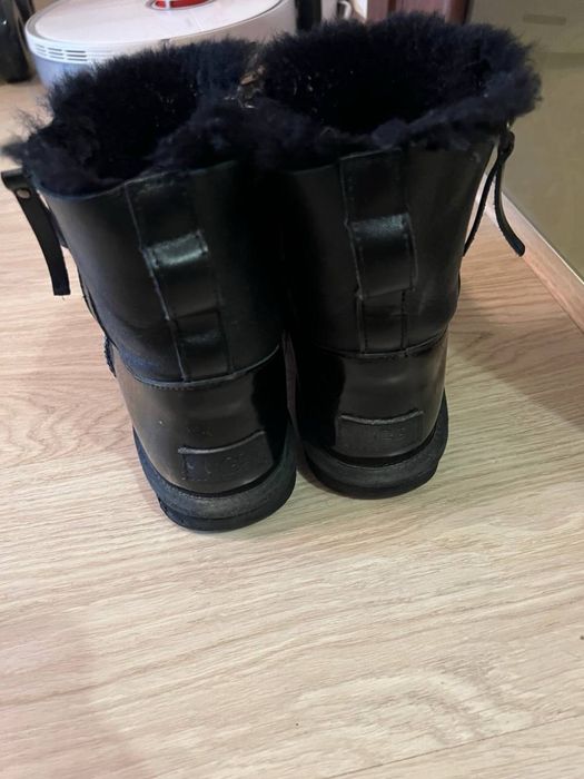 Уги Ugg уггі.