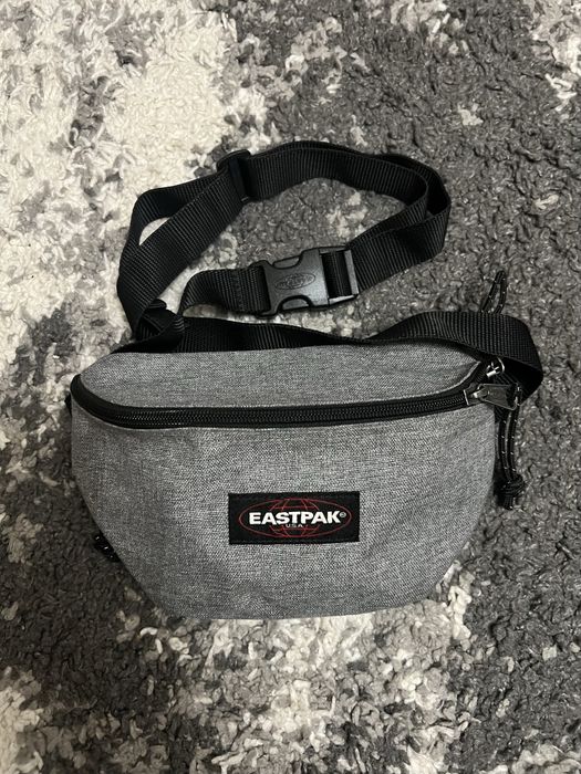 Бананка EASTPAK продам