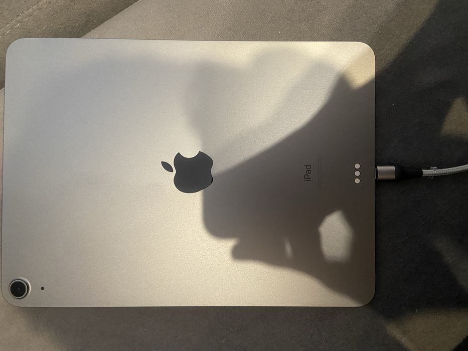 Продам Aipad air4 ios  ( 4-го поколения )